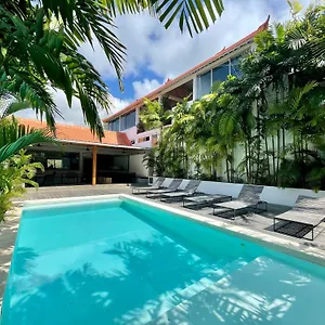 https://007-surfhouse-bali.hotelsseminyak.net